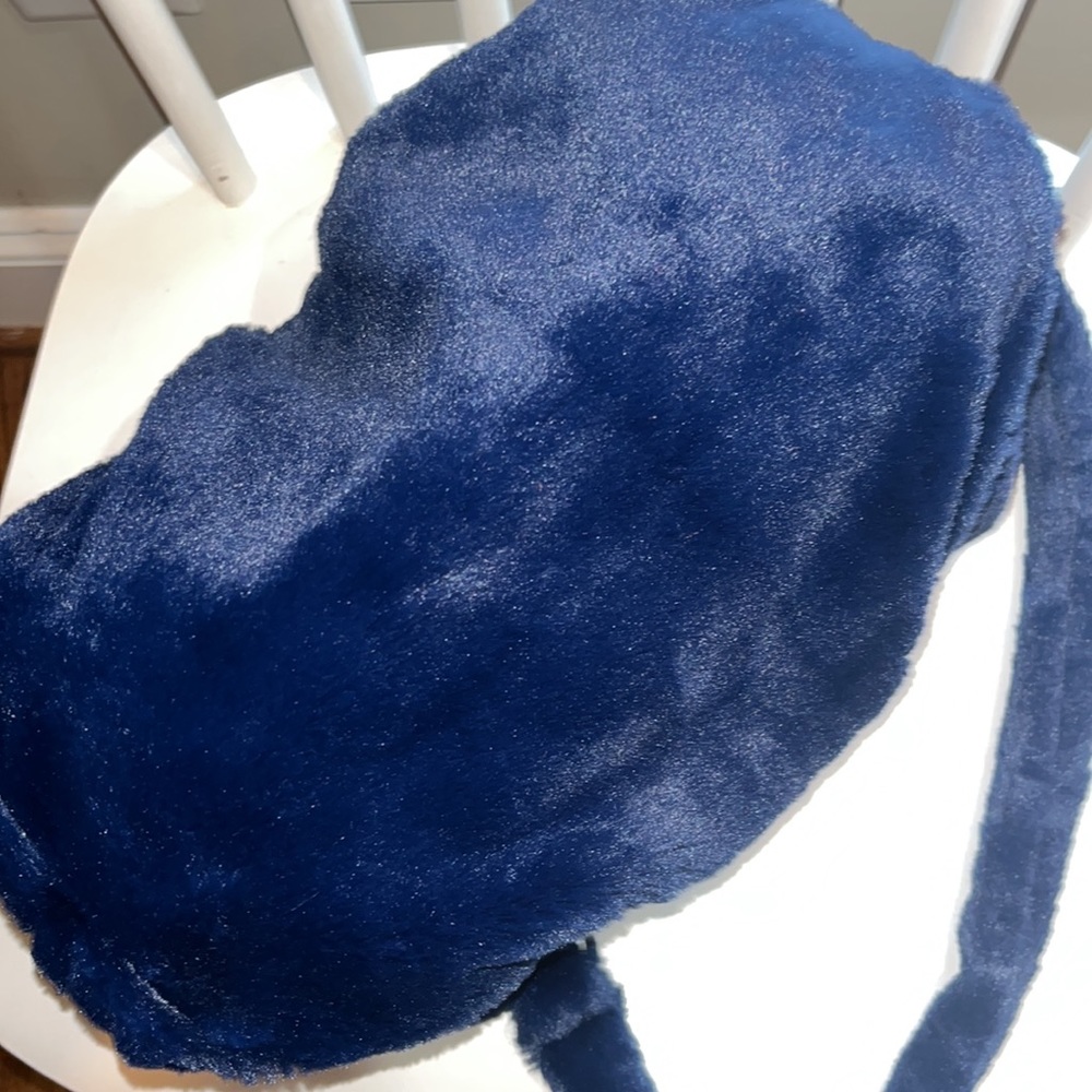 CMD Blue Faux Fur Round Regular Open top, boxy inside- super soft outside - Picture 11 of 12
